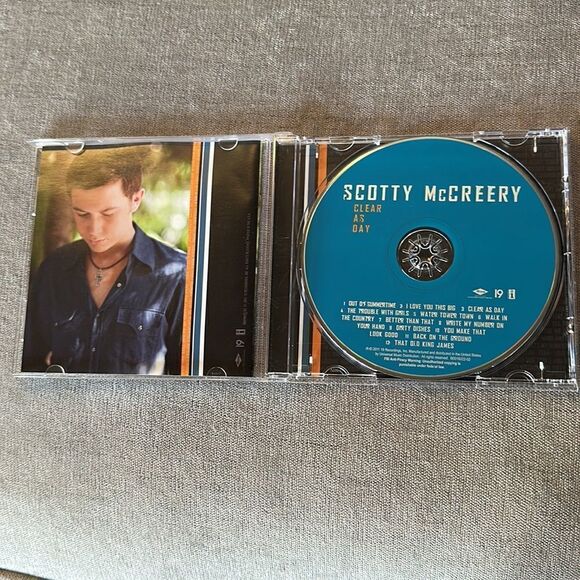 Scotty McCreery “Clear As Day” CD! - Picture 3 of 5